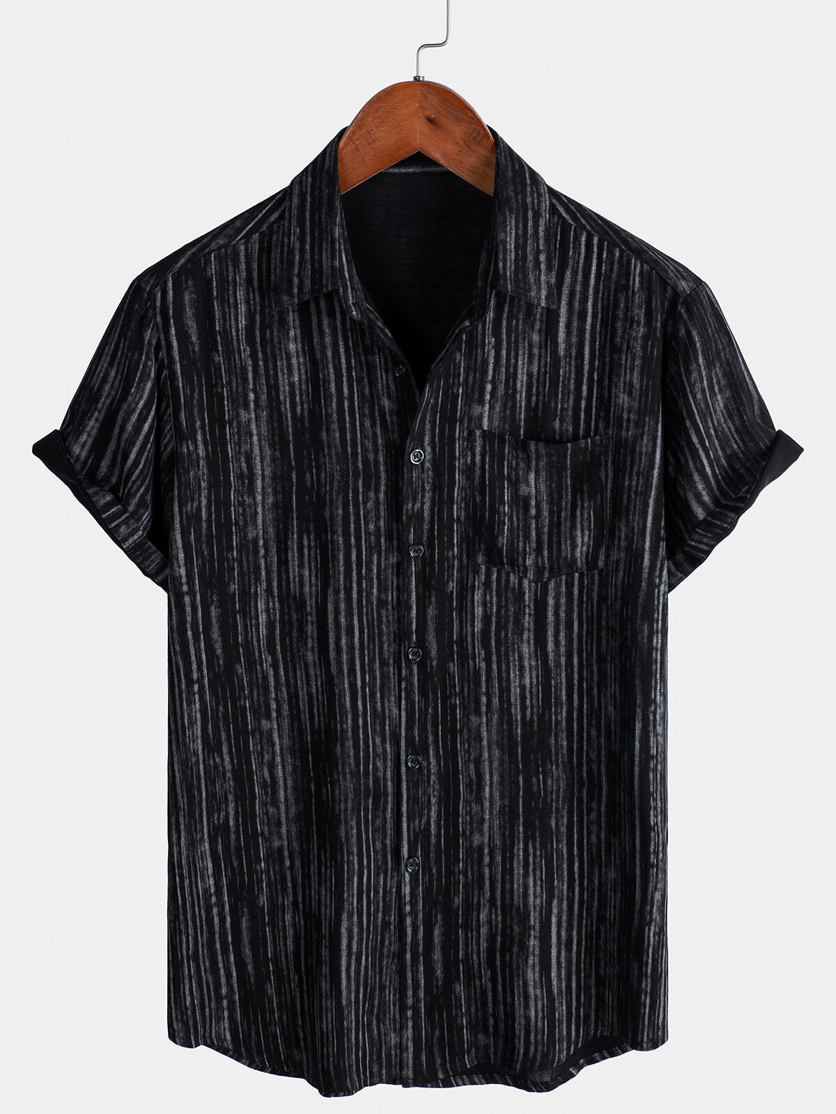 Chemise rayée noire respirante à manches courtes et poches pour homme