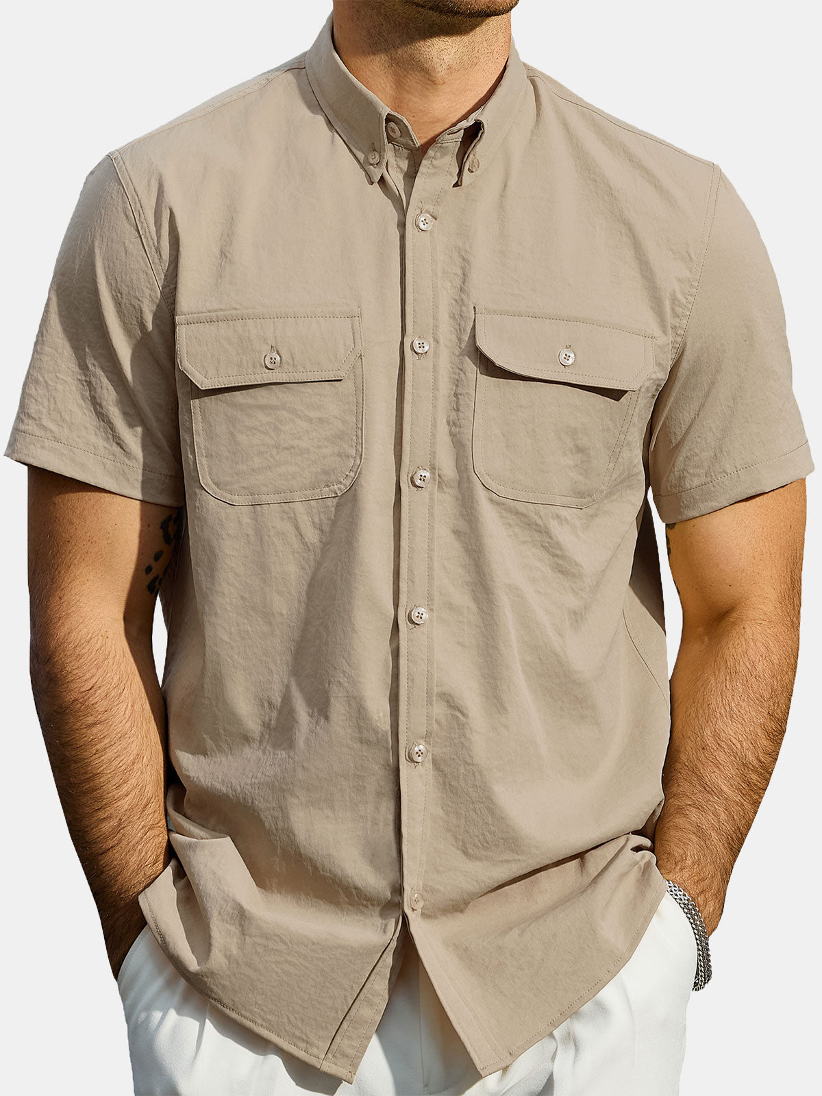 Chemise boutonnée décontractée à poches solides pour homme