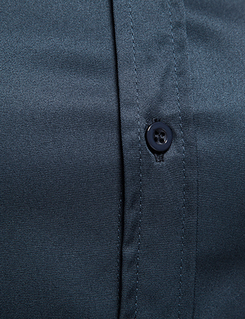 Chemise décontractée à manches longues boutonnée classique de couleur unie pour hommes